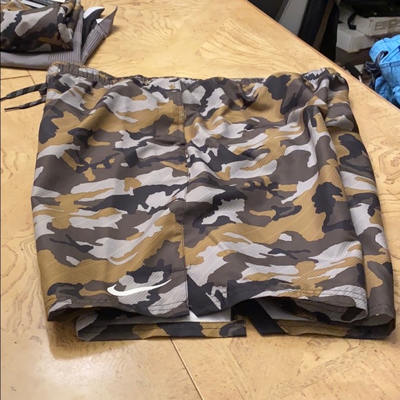 Nike 9” Swim Trunks NWT - Picture 6 of 9